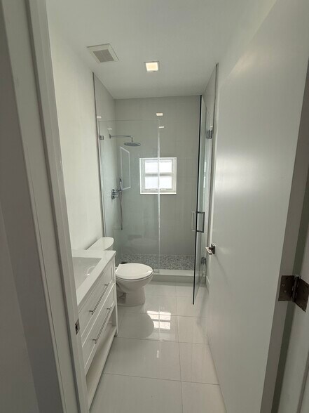 Bath #2 - 340 NE 125th St