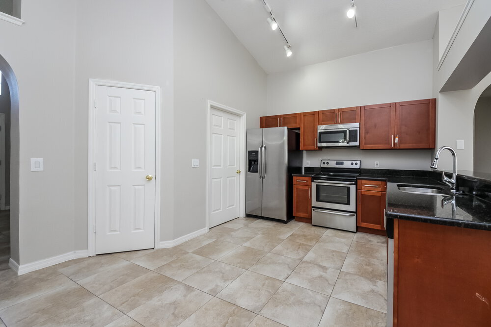 Building Photo - 671 Eagle Pointe S