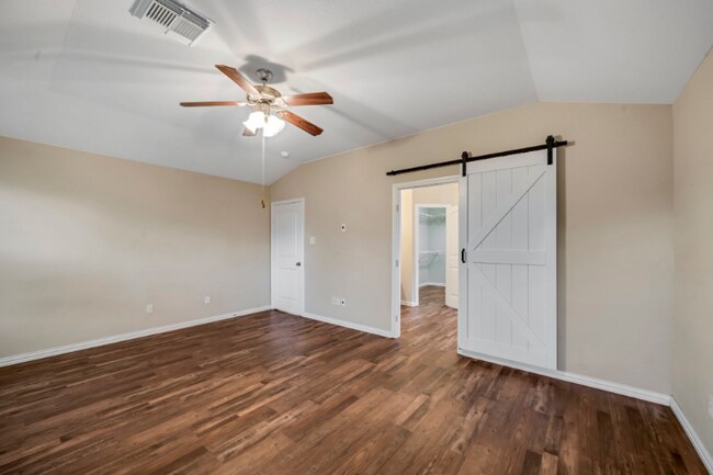 Building Photo - 3005 Gardencrest Ln
