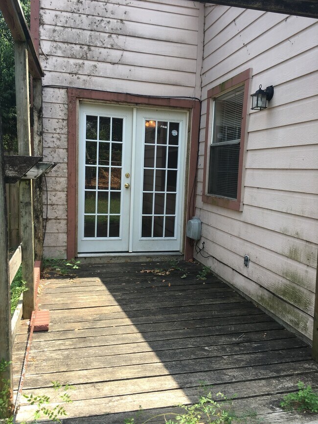 Building Photo - 906 Sirocco Dr