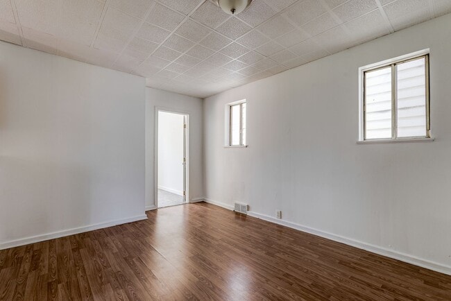 Building Photo - 834 Industry St