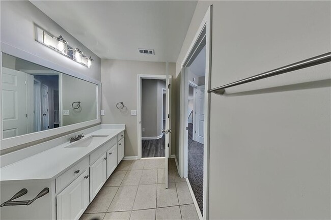 Building Photo - 401 Martin Field Ct