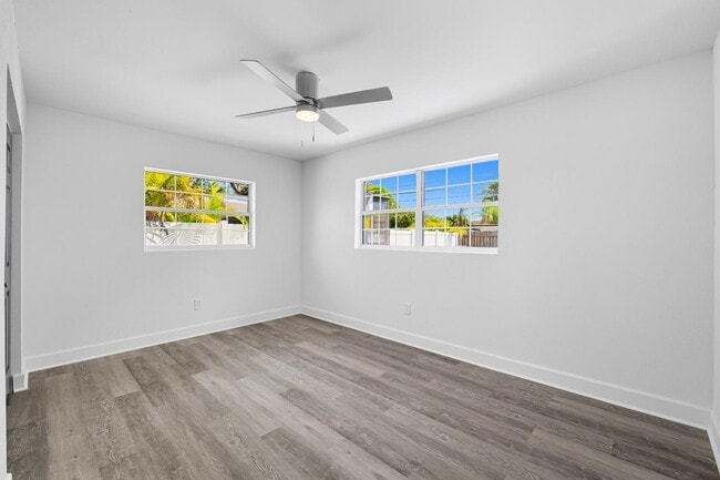 Building Photo - 2491 Coronado Way