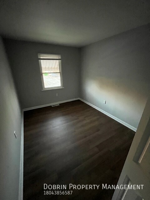 Building Photo - 3325 Dill Ave