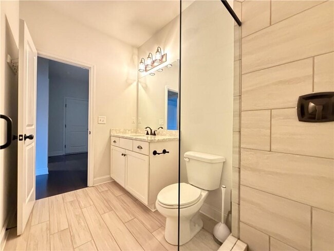 Building Photo - 1545 Dahlia Dr