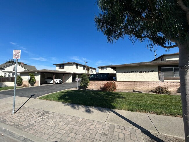 Building Photo - 255 E Romie Ln