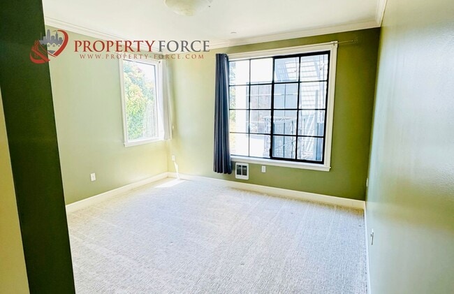 Building Photo - Beautiful 2 Bed 2 bath Available with grea...