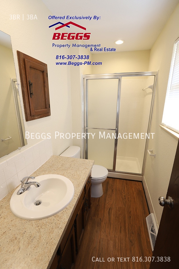 Building Photo - 1229 Broadmore Ln