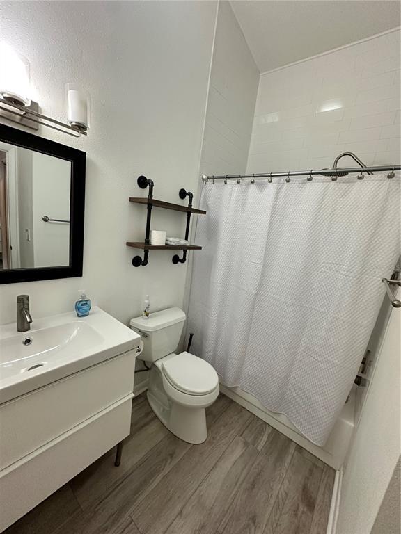 Building Photo - 864 Waterside Ln