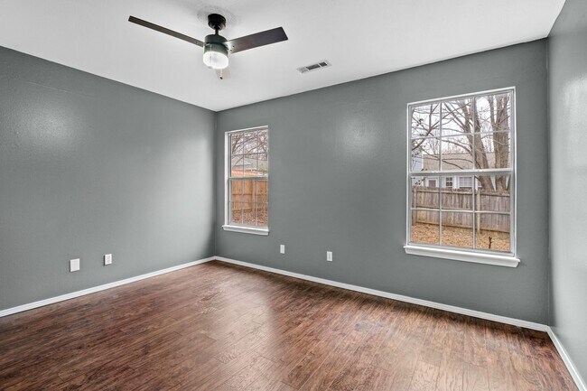 Building Photo - Affordable 2-Bedroom Home for Lease in Fayetteville, AR