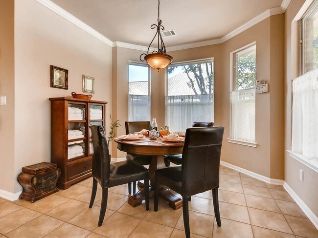 Building Photo - 10217 Medinah Greens Dr