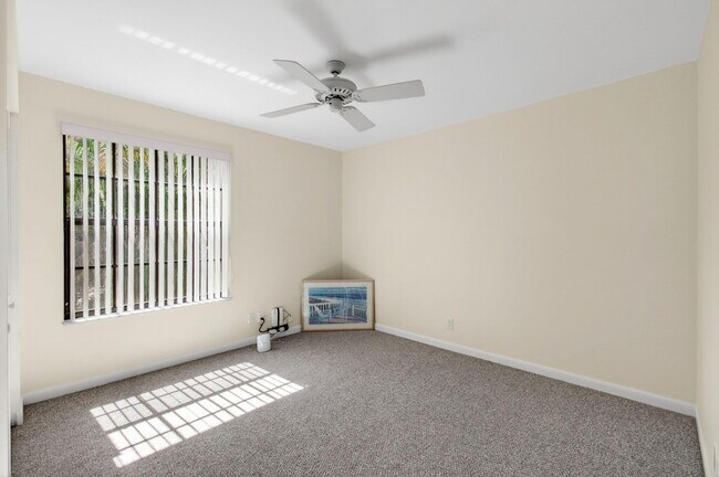 Building Photo - 7865 La Mirada Dr
