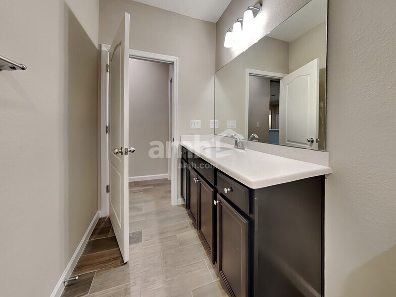 Building Photo - 120 Trumpco Dr