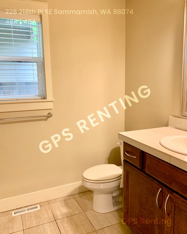 Building Photo - Available Now! Spacious 4BR Home in Pine M...
