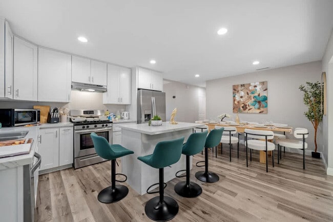 Building Photo - 7630 Andasol St