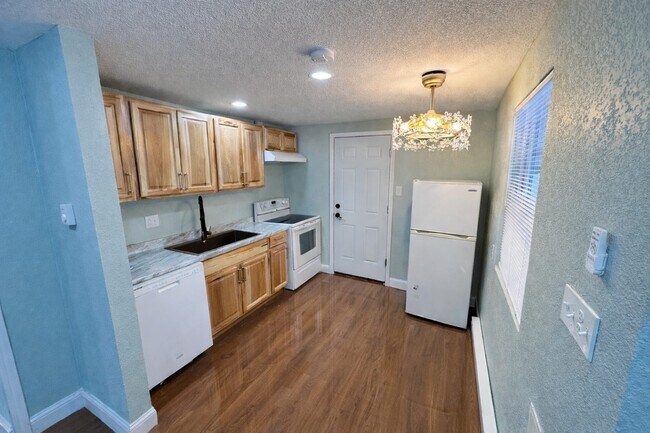 Building Photo - 800 S Westland Dr