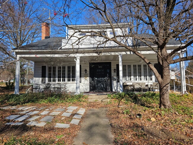 Building Photo - 3802 Oliver St