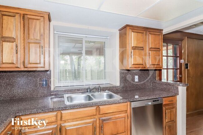 Building Photo - 718 Bordner Dr