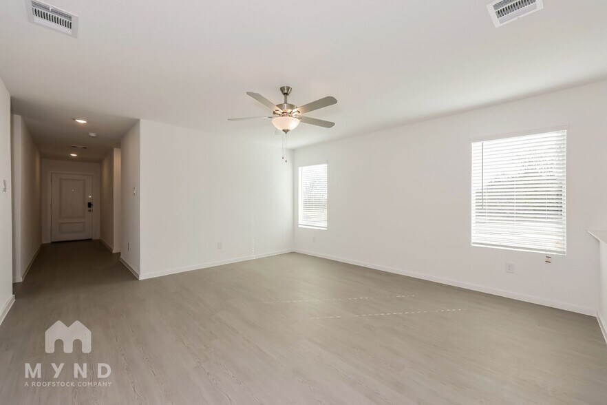 Building Photo - 2768 Ctr Crk Ln