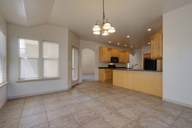 Building Photo - 4 Bedroom in The Knolls at Little Valley