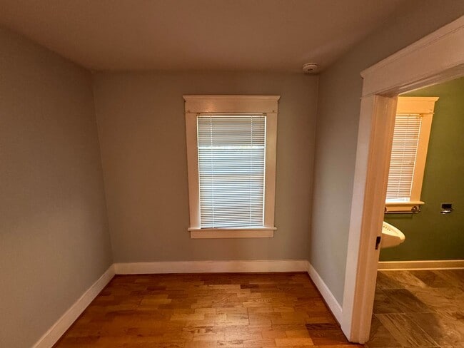 Building Photo - 4 Bedroom House Near Downtown Eugene