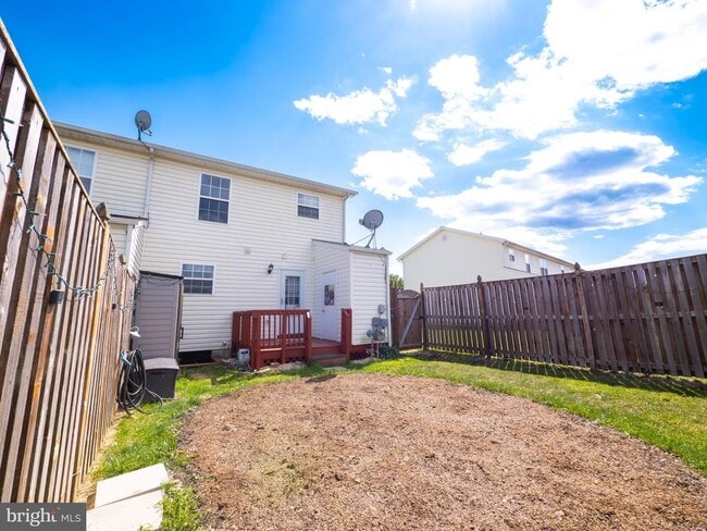 Building Photo - 173 Equestrian Dr