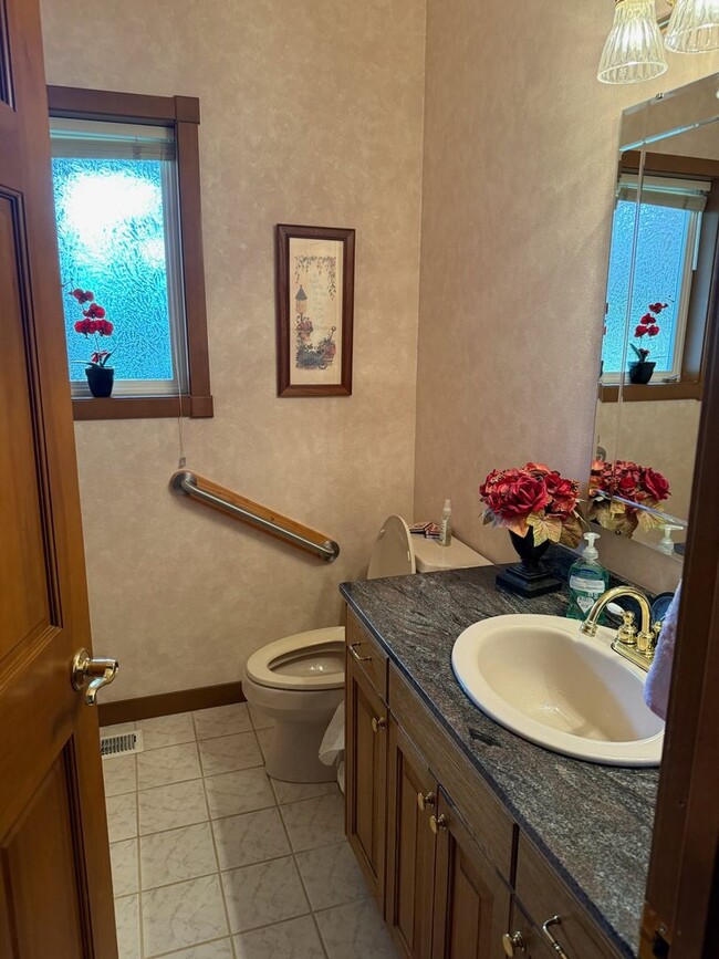 Building Photo - Beautiful Lynden Home!