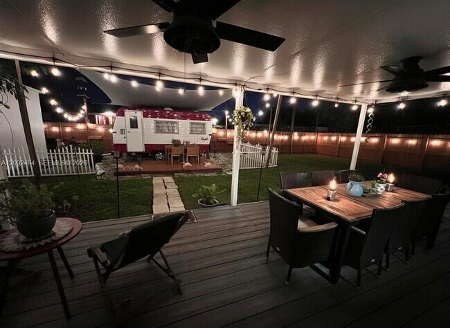 Building Photo - 581 NW 185th St