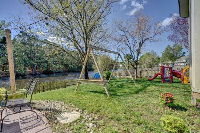 Building Photo - 920 New Mill Dr