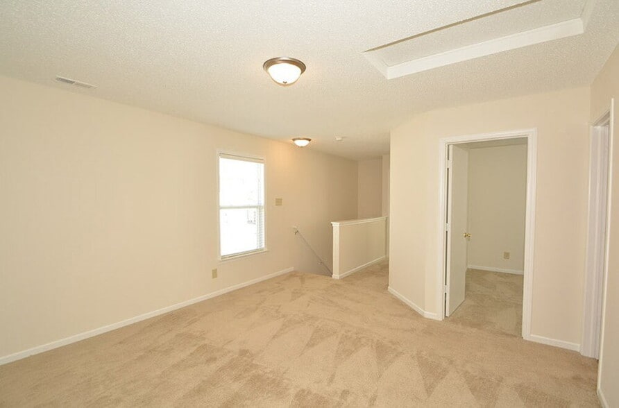Building Photo - 12162 Maize Dr