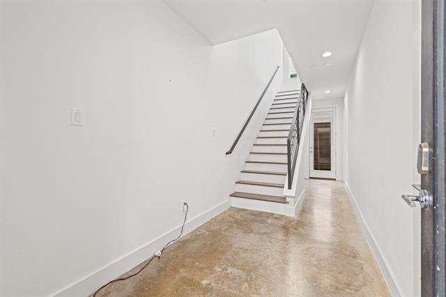Building Photo - 5802 Lindell Ave