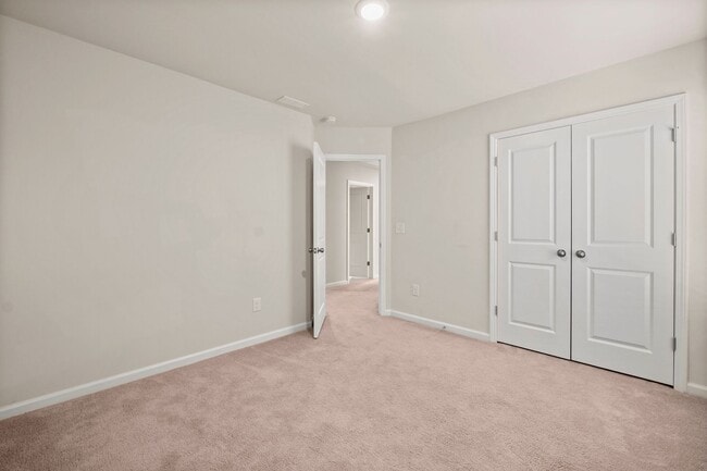 Building Photo - Stunning home in desirable Chateau community