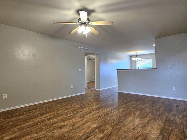 Building Photo - 4800 SE 78th St