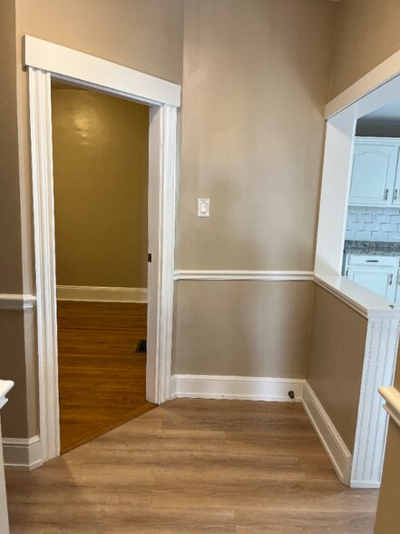 Building Photo - 42 Termine Ave
