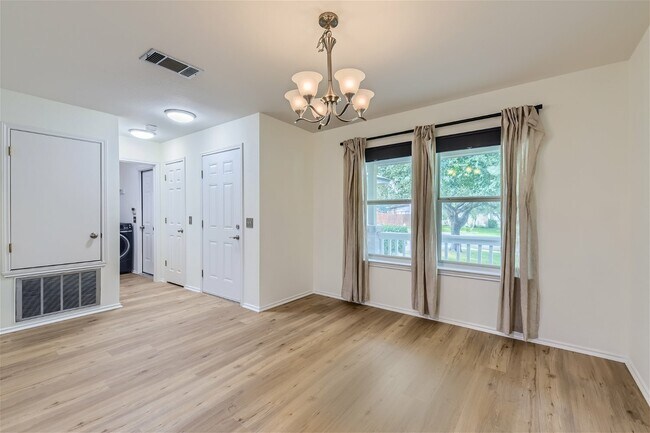 Building Photo - 6937 Sabrina Dr
