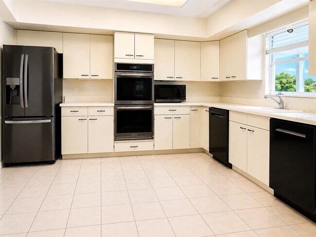 Building Photo - 9531 Bay Vista Estates Blvd