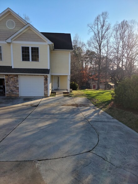 Unit side available - 7649 Keistlers Store Rd