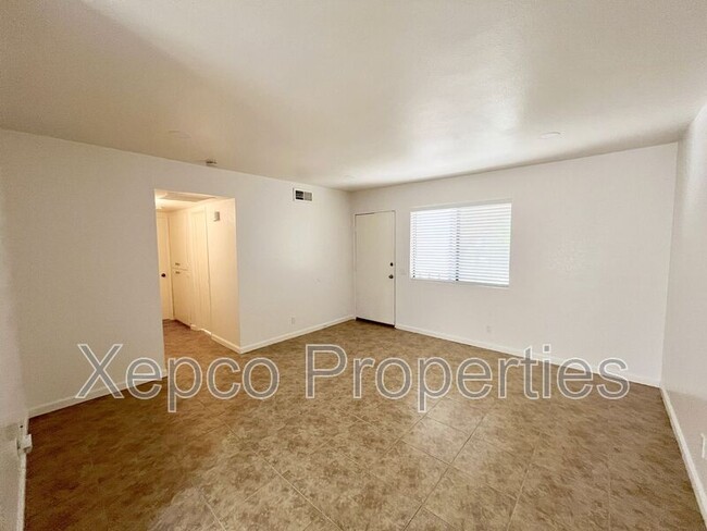 Building Photo - 479 Bradshaw E Ln
