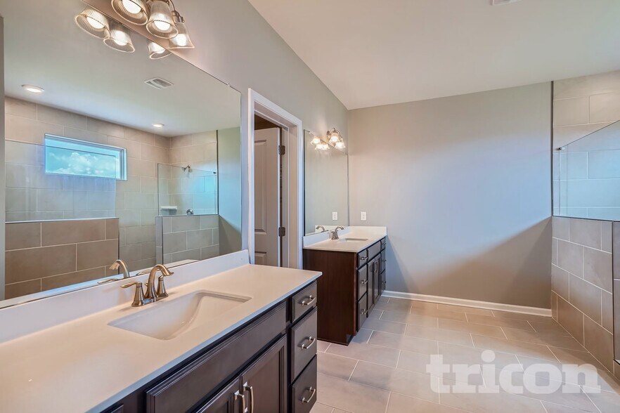 Building Photo - 173 Cattail Ln