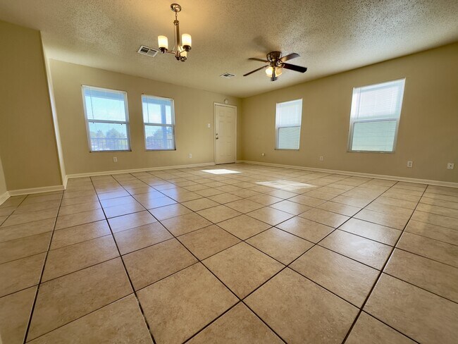 Primary Photo - 1736 Flood St