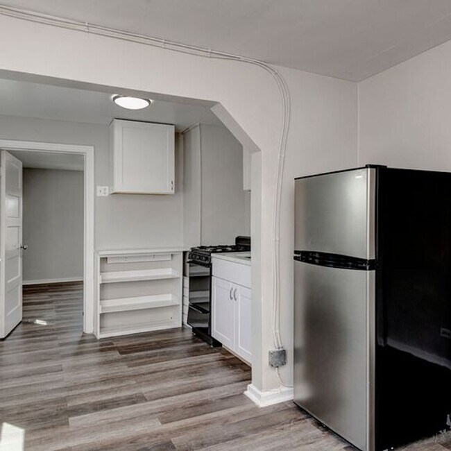 Building Photo - One Bed and One Bathroom Units Available