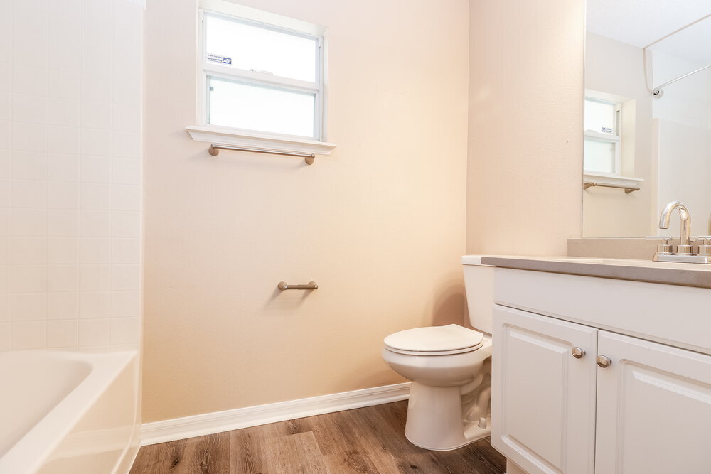 Building Photo - 14017 Tudor St