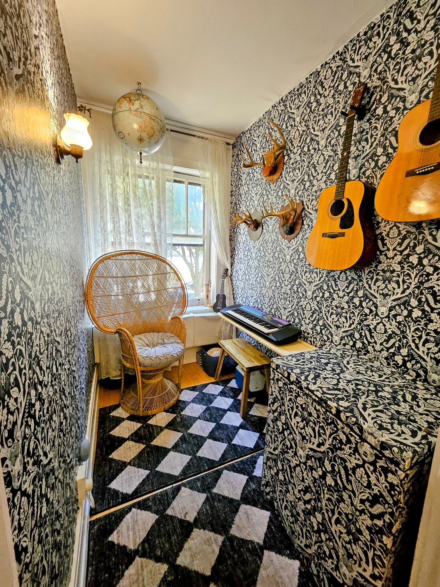 Building Photo - 2622 N Stowell Ave