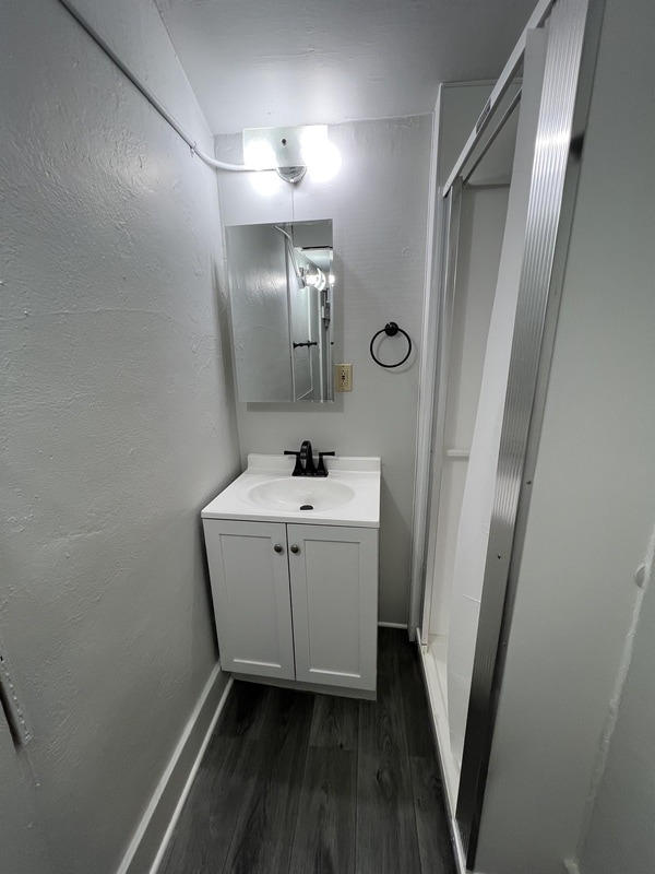 Building Photo - 1610 Pebrican Ave