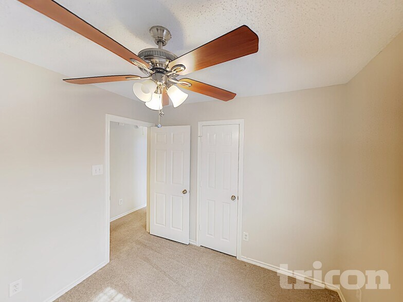 Building Photo - 1415 Develon Dr