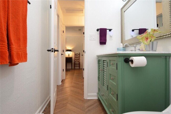 Building Photo - 5048 Beach Dr SE