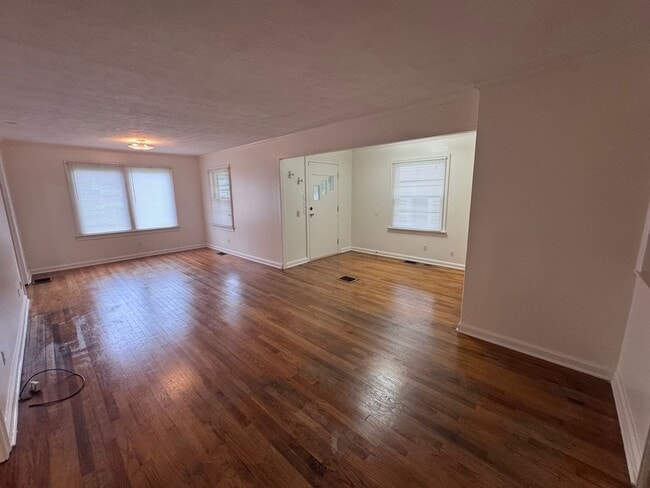 Building Photo - House in Paducah City Limits
