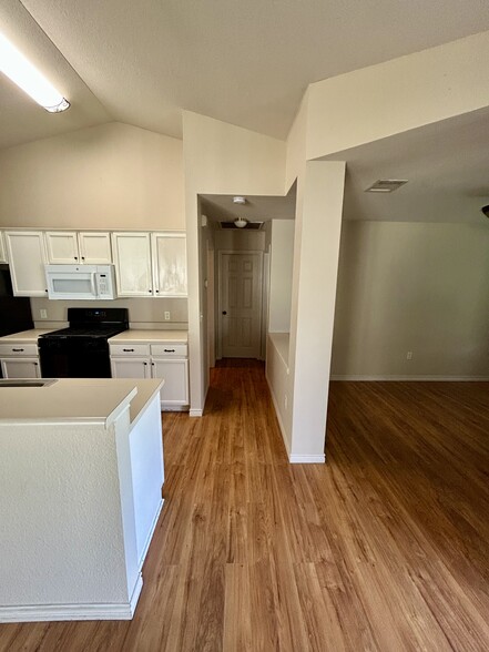 Building Photo - 184 Prairie Springs Loop