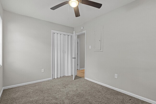 Building Photo - 3630 Columbine Dr
