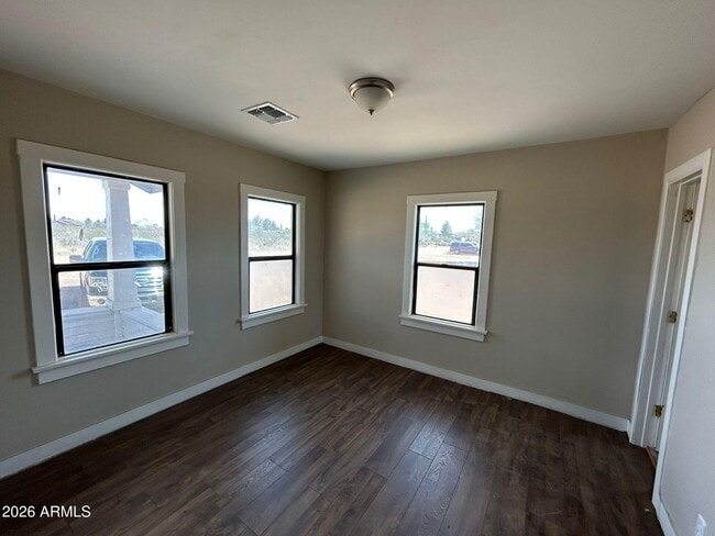 Building Photo - 2106 N Cougar Pl